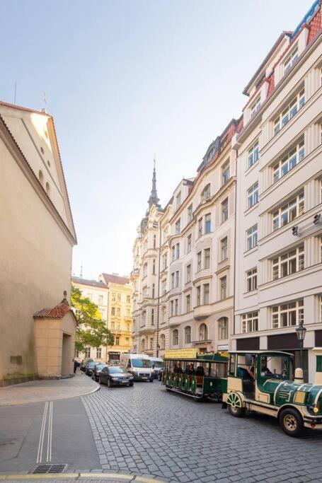 Luxury Apartment On Old Town Square Prag Eksteriør billede